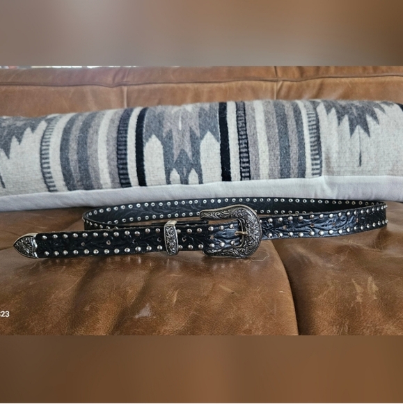 Spell Studded Leather Belt M/l - Picture 5 of 5